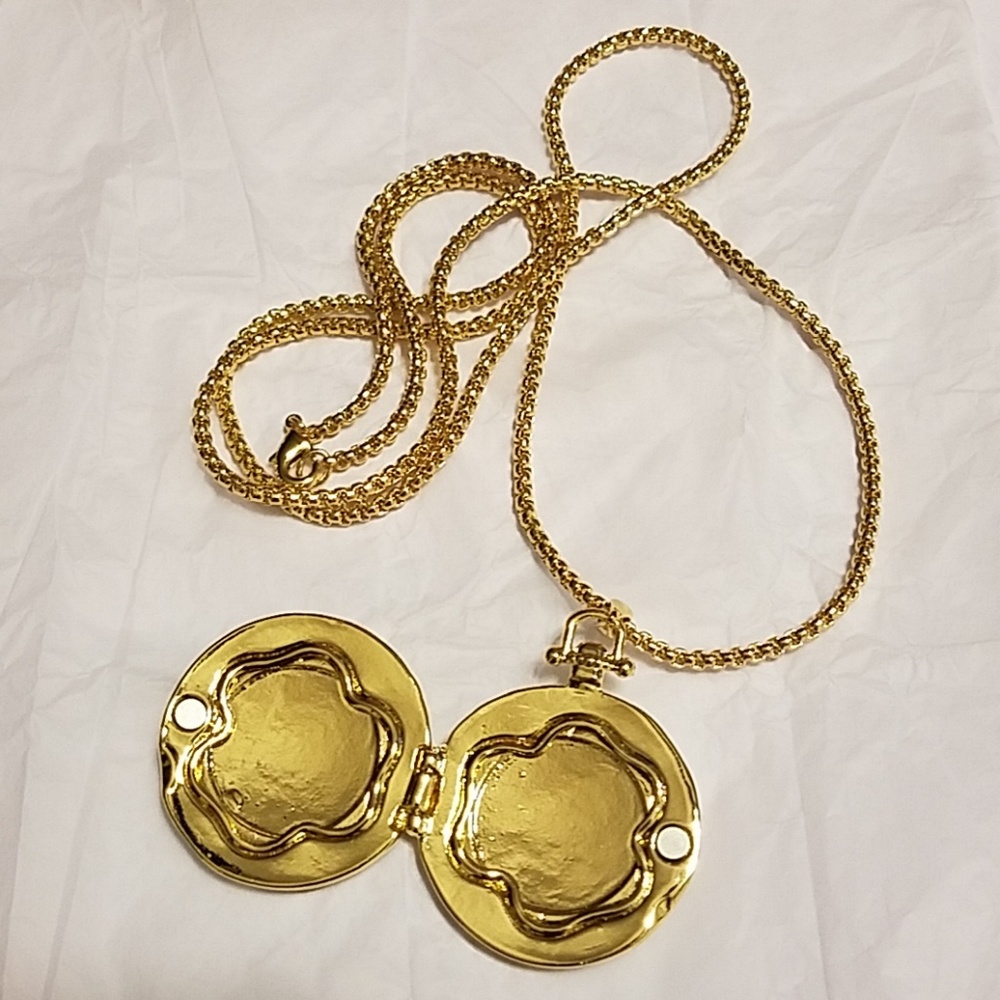 Goldtone floral locket - Picture 4 of 4